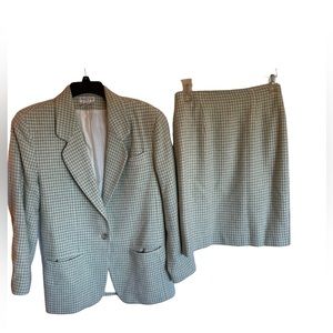 Ann Taylor Studio Vintage Women’s Green/Cream Wool‎ Blend Skirt Set Size 6